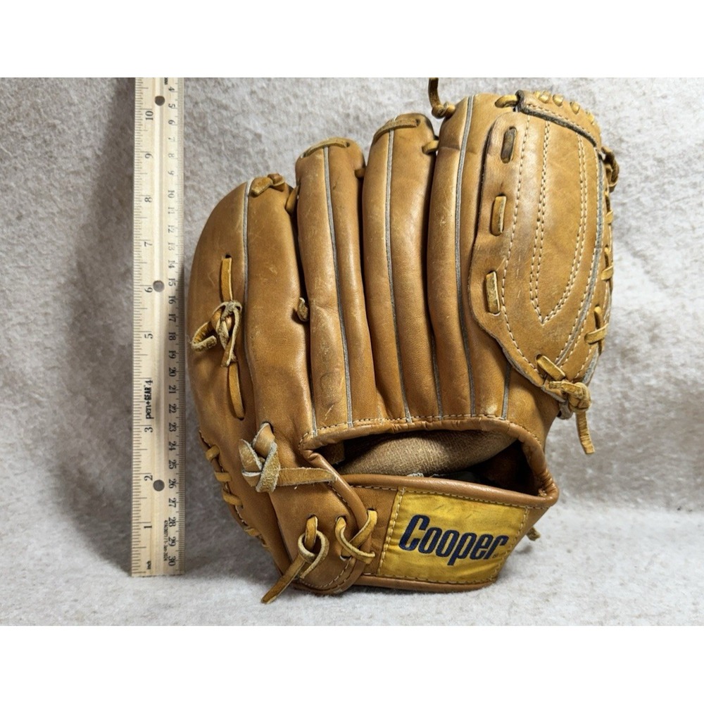 Cooper Black Diamond 202 Baseball Glove 10" RHT Made In  Taiwan‎